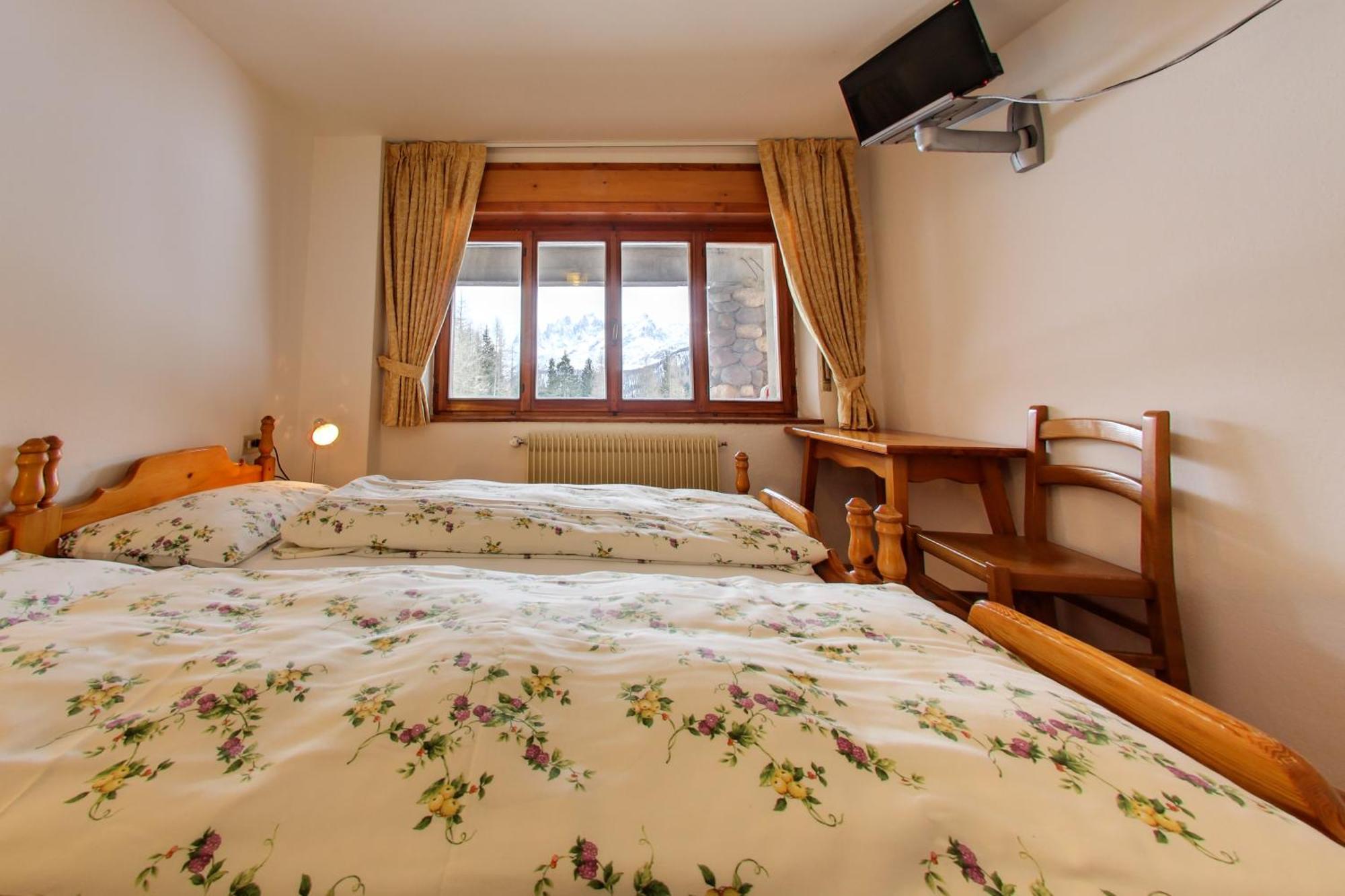 Hotel Rifugio Flora Alpina Passo San Pellegrino Exterior foto